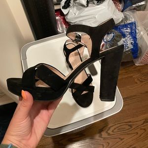 Chinese laundry black heels size 7.5 only worn a few times
